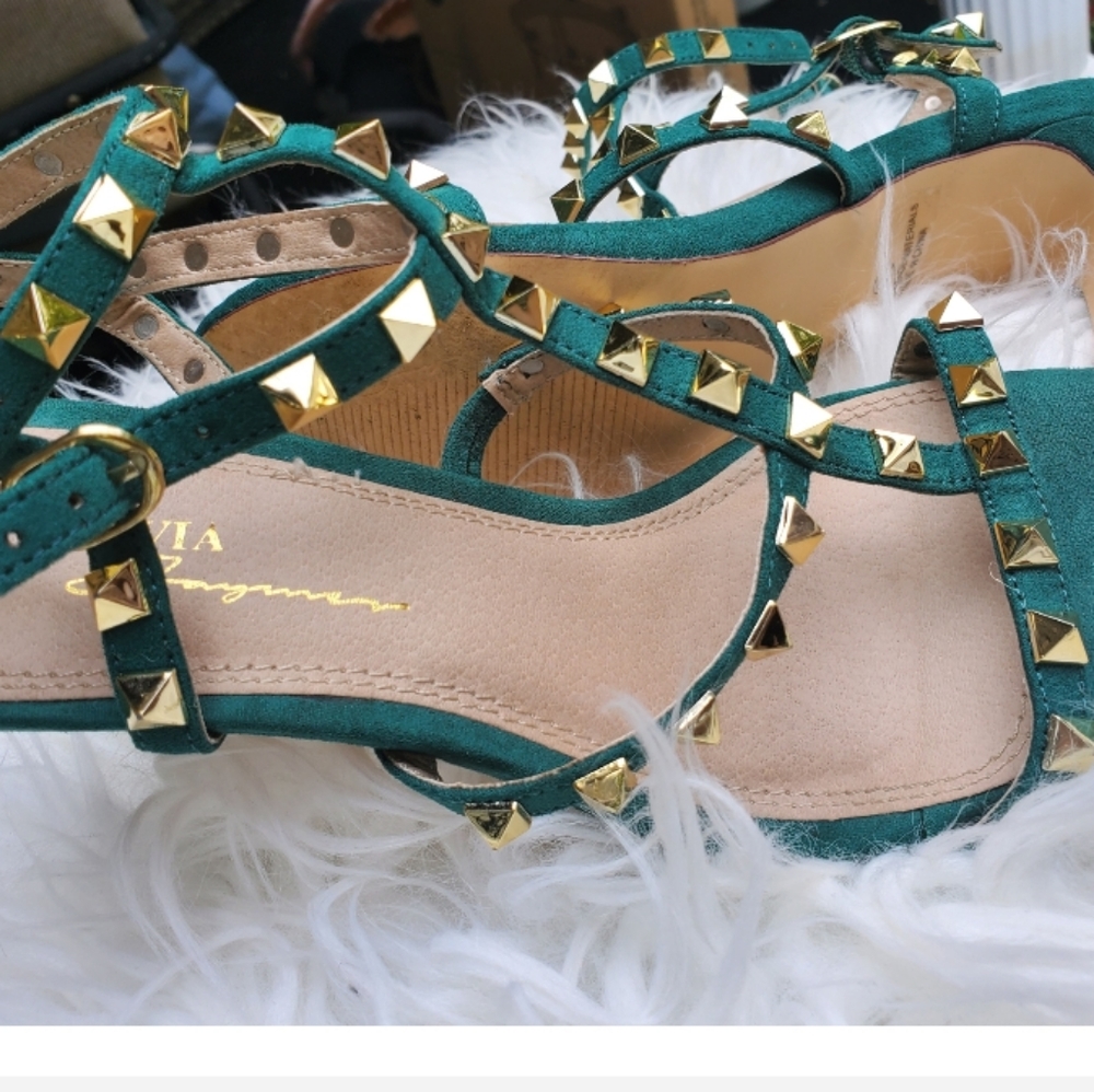 Shoes - Picture 4 of 6
